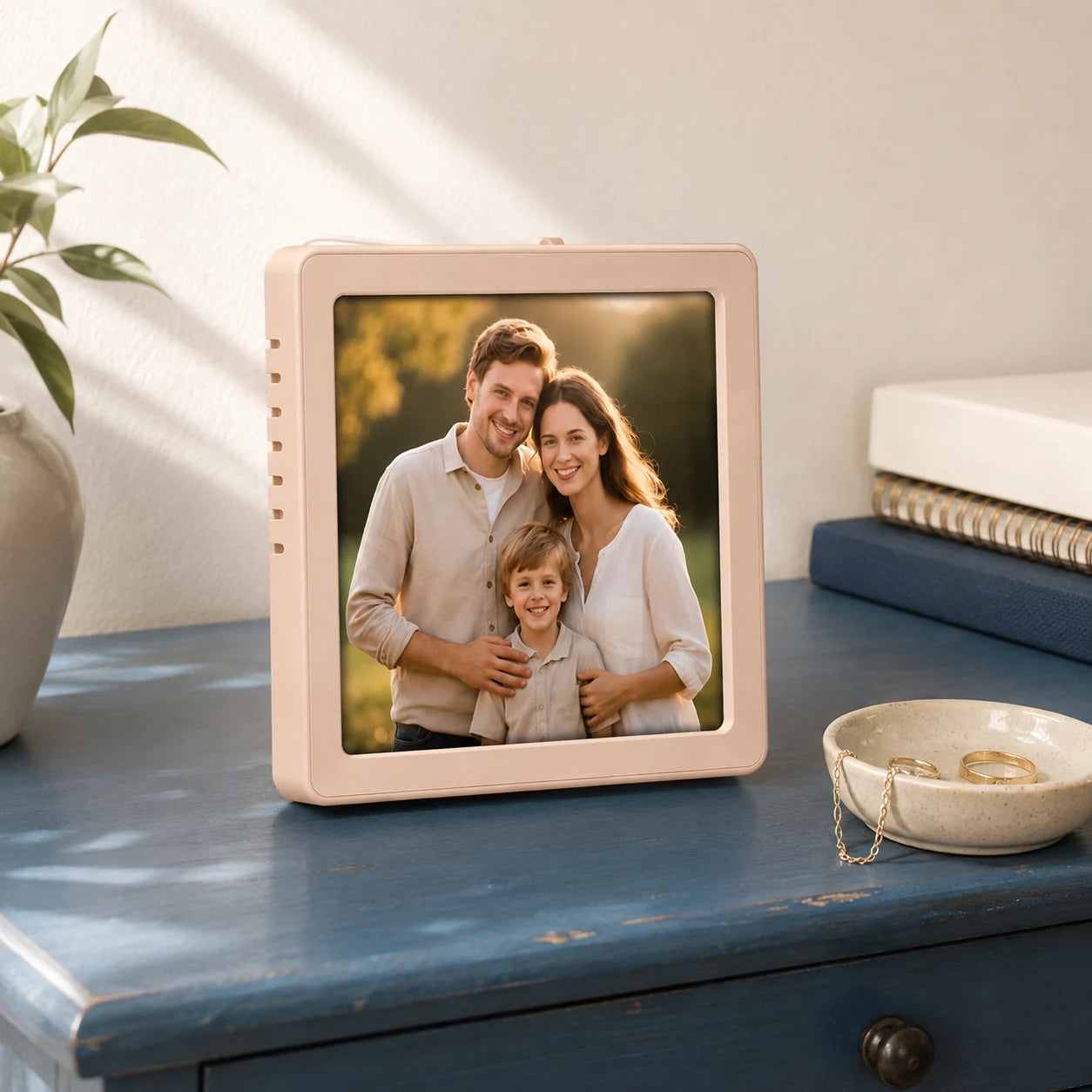 Mini cadre photo numérique 4″ Bluetooth – Rose poudré — souvenir émotionnel à garder près de soi — vue 02/07